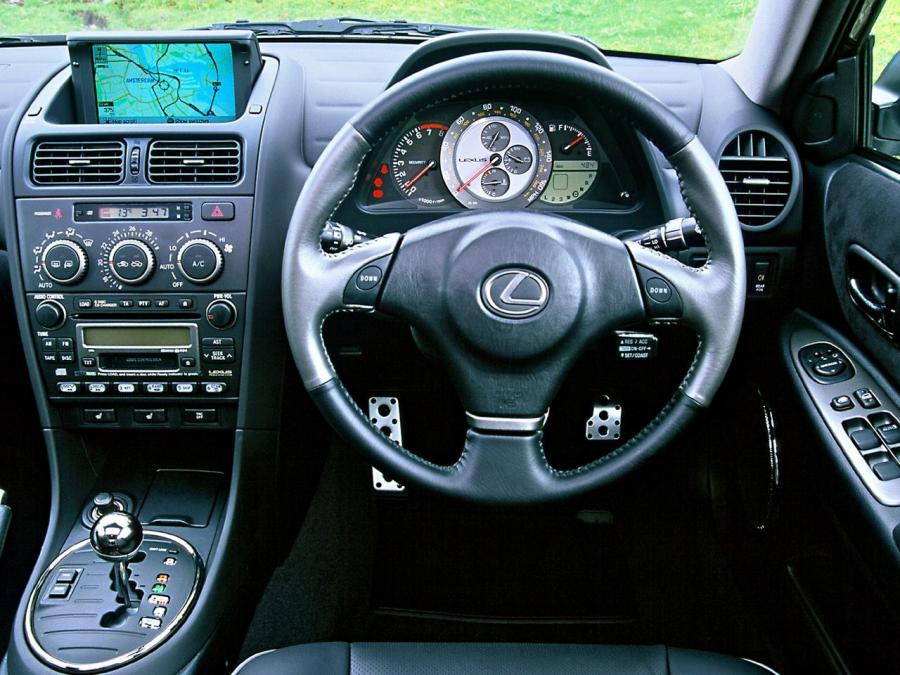  Lexus IS300 2001 года  (UK) (фото 7 из 7)